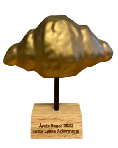 Q8 Årets Bager-award – forgyldt croissant-statuette